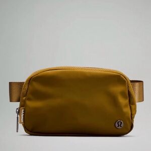 Lululemon Everywhere Belt Bag in Burnt Caramel